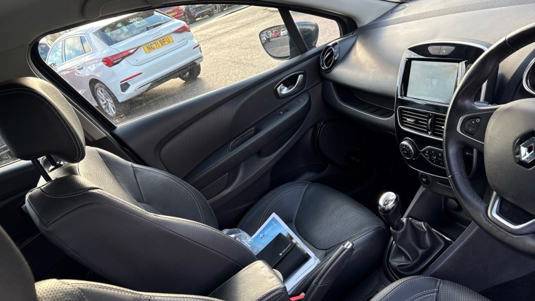 Renault Clio 0.9 TCE 90 Signature Nav 5dr Petrol Hatchback